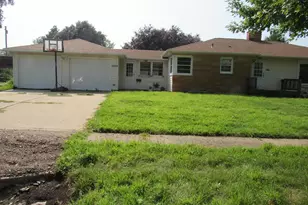 406 S Linton St, Blue Earth, MN 56013 - Photo 3