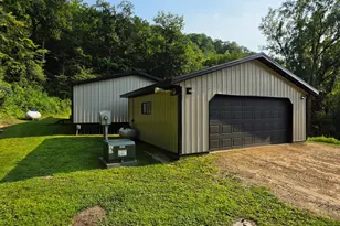 5755 Oak Forest Ln, Houston, MN 55943 - Photo 11