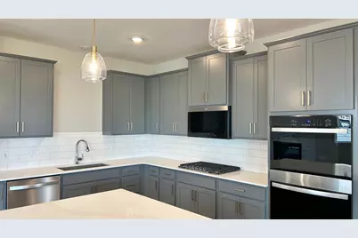 2147 Bluff Heights Drive, Shakopee, MN 55379 - Photo 3