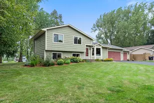 1555 Lamotte Cir, Centerville, MN 55038 - Photo 11