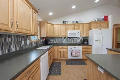 3221 11th Avenue S, Moorhead, MN 56560 - Photo 9