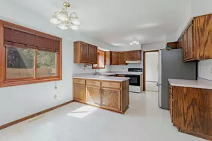 2322 Cromwell St S, Moorhead, MN 56560 - Photo 9
