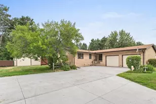 345 Sunset Ln N, Cambridge, MN 55008 - Photo 1