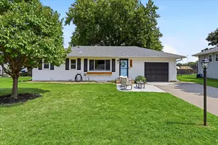 185 Garden View Dr, Apple Valley, MN 55124 - Photo 1