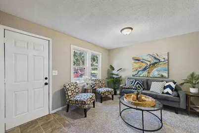 920 Farrington Street, Saint Paul, MN 55117 - Photo 3