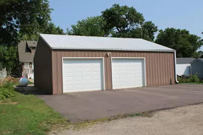 116 Grant Street S, Lake Benton, MN 56149 - Photo 11
