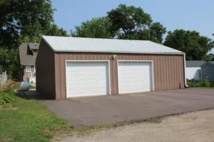116 Grant Street S, Lake Benton, MN 56149 - Photo 11