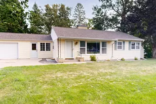 504 19th Ave SW, Willmar, MN 56201 - Photo 1