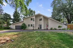 2420 Simpson St, Roseville, MN 55113 - Photo 3