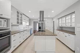 2420 Simpson St, Roseville, MN 55113 - Photo 19