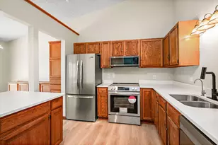 6702 Kara Dr, Eden Prairie, MN 55346 - Photo 5
