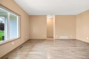621 Ashley Ln, Owatonna, MN 55060 - Photo 13
