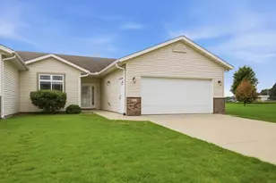 621 Ashley Ln, Owatonna, MN 55060 - Photo 1