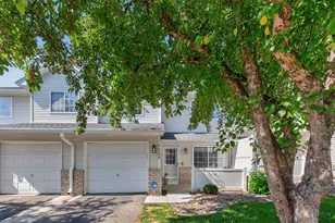 8630 Quarry Ridge Ln, Woodbury, MN 55125 - Photo 5
