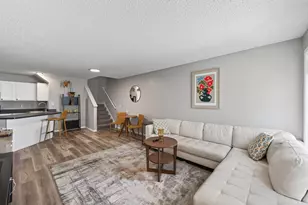 8630 Quarry Ridge Ln, Woodbury, MN 55125 - Photo 11