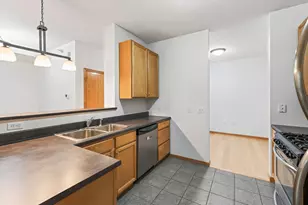 2565 Franklin Ave, Saint Paul, MN 55114 - Photo 13