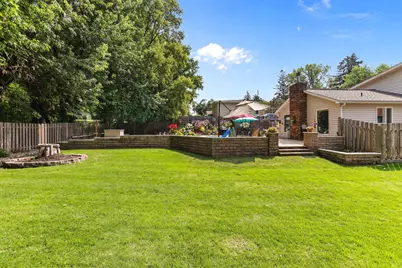 283 Capitol View Avenue, Roseville, MN 55113 - Photo 7