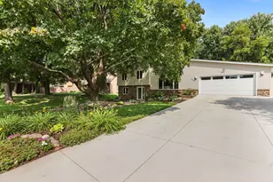 283 Capitol View Ave, Roseville, MN 55113 - Photo 35