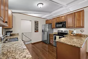 7835 Berkshire Ln N, Maple Grove, MN 55311 - Photo 15