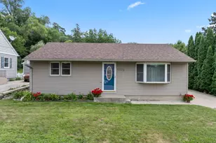 1004 14th Ave NE, Rochester, MN 55906 - Photo 3