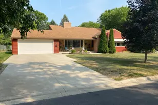 1119 Lake St, Alexandria, MN 56308 - Photo 7