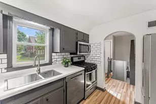 2930 Bay St, Wayzata, MN 55391 - Photo 7