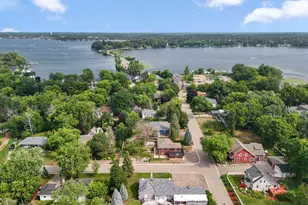 2930 Bay St, Wayzata, MN 55391 - Photo 3