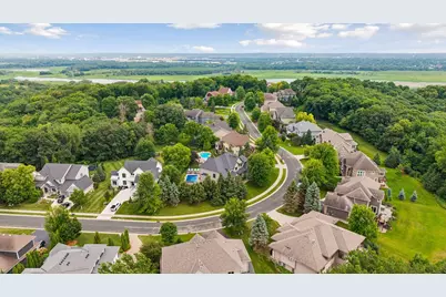 10053 Trails End Road, Chanhassen, MN 55317 - Photo 5
