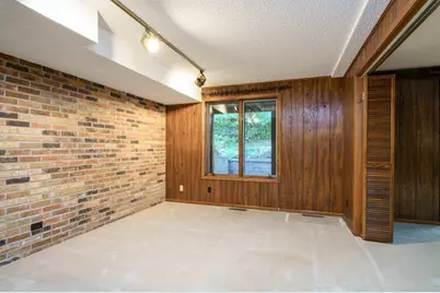 563 Sterling Street S, Maplewood, MN 55119 - Photo 21