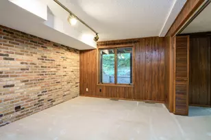 563 Sterling St S, Maplewood, MN 55119 - Photo 21