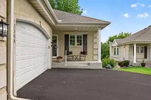 13364 Hummingbird Dr, Apple Valley, MN 55124 - Photo 3