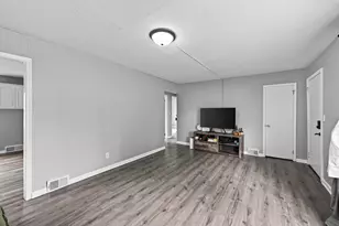 474 Hopkins St, Saint Paul, MN 55130 - Photo 5