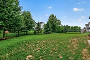 9960 Arrowwood Trl, Woodbury, MN 55129 - Photo 45