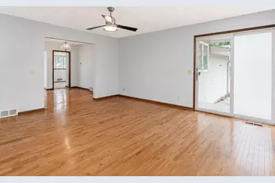 127 Higbie Avenue E, Minnesota Lake, MN 56068 - Photo 7