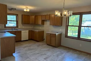 410 13th St N, Benson, MN 56215 - Photo 9