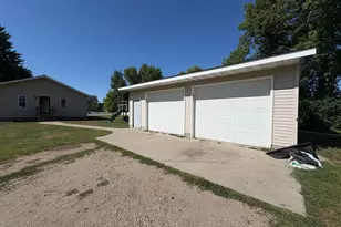 410 13th St N, Benson, MN 56215 - Photo 7