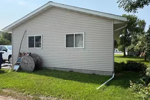 410 13th St N, Benson, MN 56215 - Photo 7