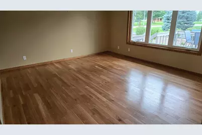 1703 3rd Avenue NE, Austin, MN 55912 - Photo 5