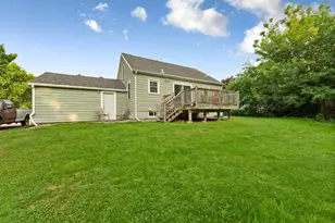 718 5th St SE, Waseca, MN 56093 - Photo 5