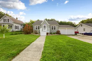 718 5th St SE, Waseca, MN 56093 - Photo 1