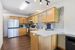 7019 49th St N, Oakdale, MN 55128 - Photo 9