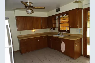 305 16th Street NW, Austin, MN 55912 - Photo 5