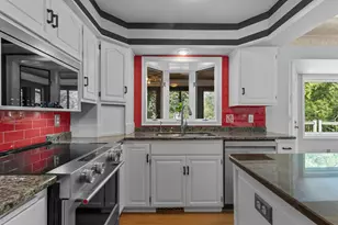 9348 Olympia Dr, Eden Prairie, MN 55347 - Photo 29
