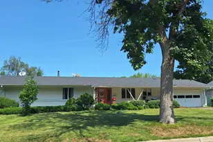 5212 W 61st St, Edina, MN 55436 - Photo 3
