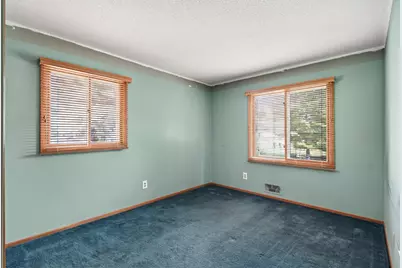 8211 Sheridan Avenue N, Brooklyn Park, MN 55444 - Photo 9
