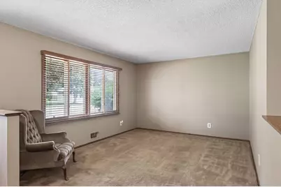 8211 Sheridan Avenue N, Brooklyn Park, MN 55444 - Photo 3