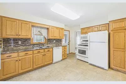 992 Matilda Street, Saint Paul, MN 55117 - Photo 9