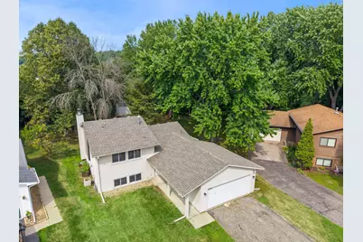6770 Woodhill Trail, Eden Prairie, MN 55346 - Photo 23