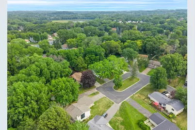 6770 Woodhill Trail, Eden Prairie, MN 55346 - Photo 21