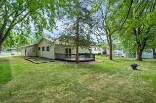 6770 Woodhill Trail, Eden Prairie, MN 55346 - Photo 19